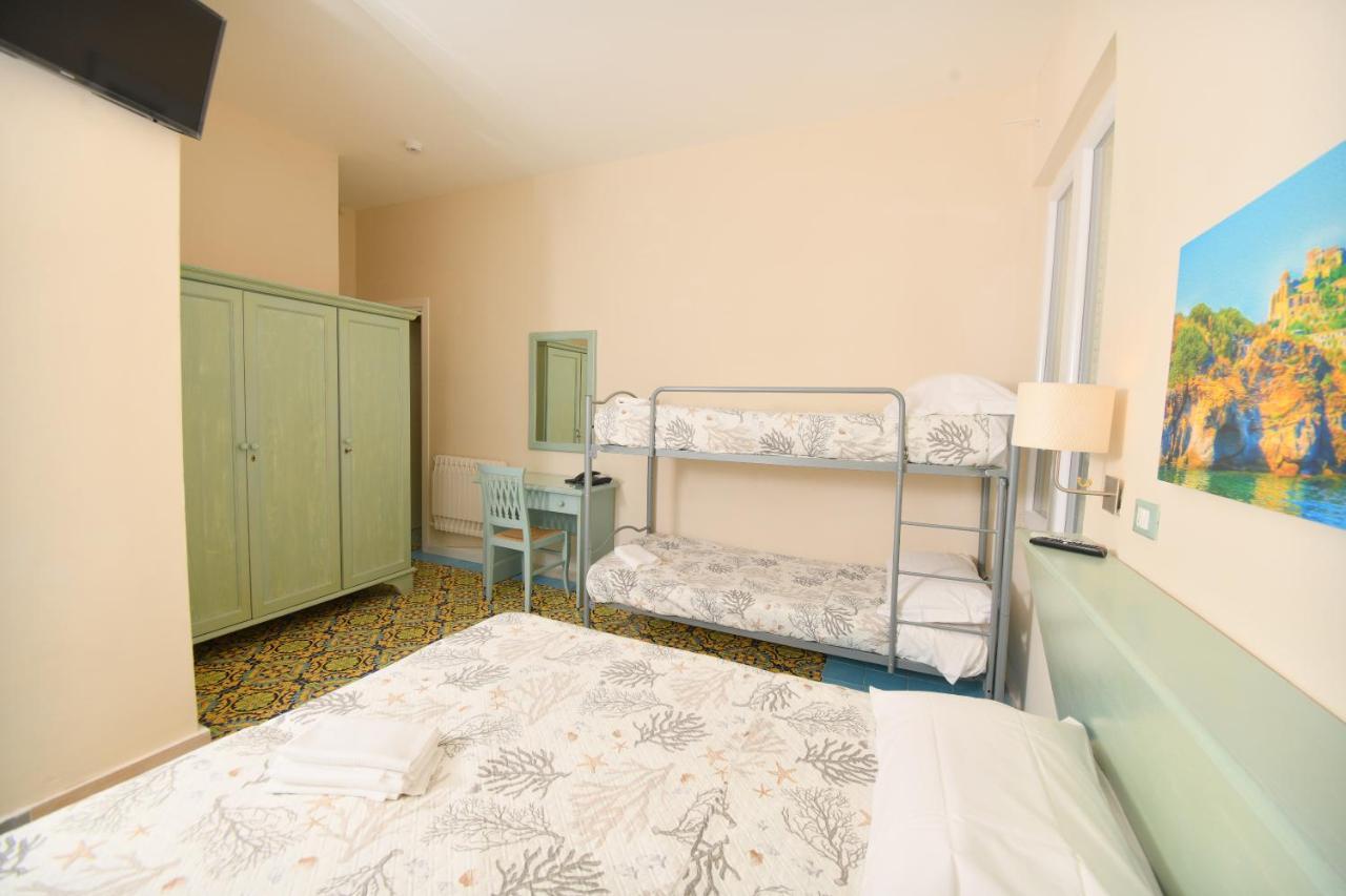 Albergo Atlantic 이스키아 외부 사진